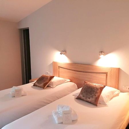 Hotel Platanes - Kb Hotel Group Etauliers Ngoại thất bức ảnh
