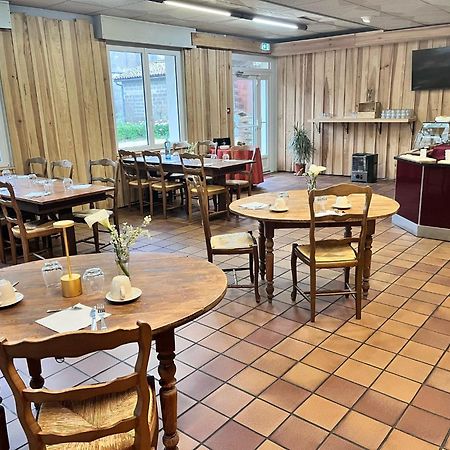 Hotel Platanes - Kb Hotel Group Etauliers Ngoại thất bức ảnh