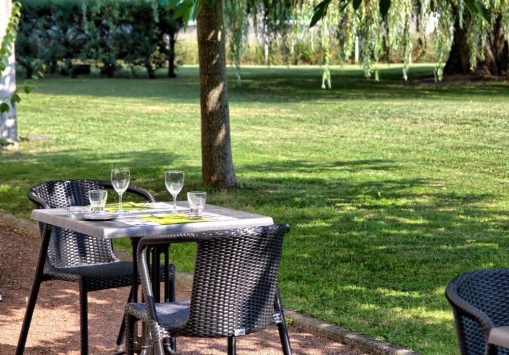 Hotel Platanes - Kb Hotel Group Etauliers Ngoại thất bức ảnh
