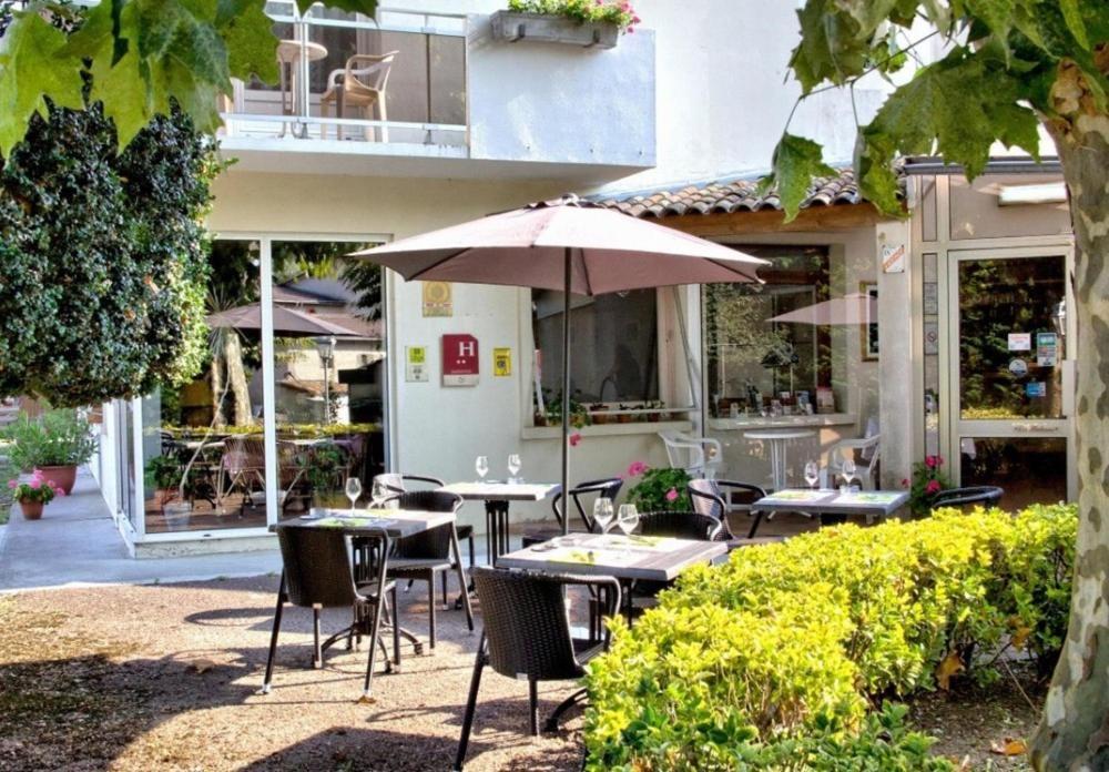 Hotel Platanes - Kb Hotel Group Etauliers Ngoại thất bức ảnh