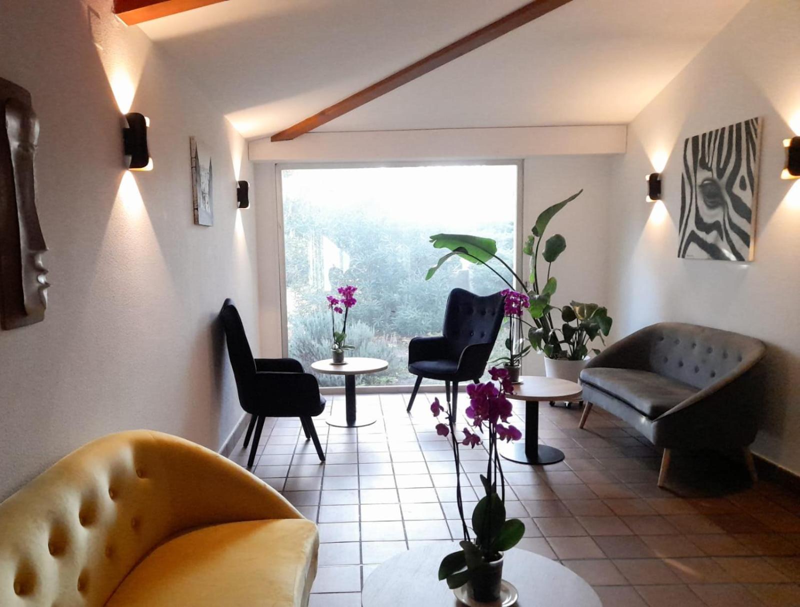 Hotel Platanes - Kb Hotel Group Etauliers Ngoại thất bức ảnh