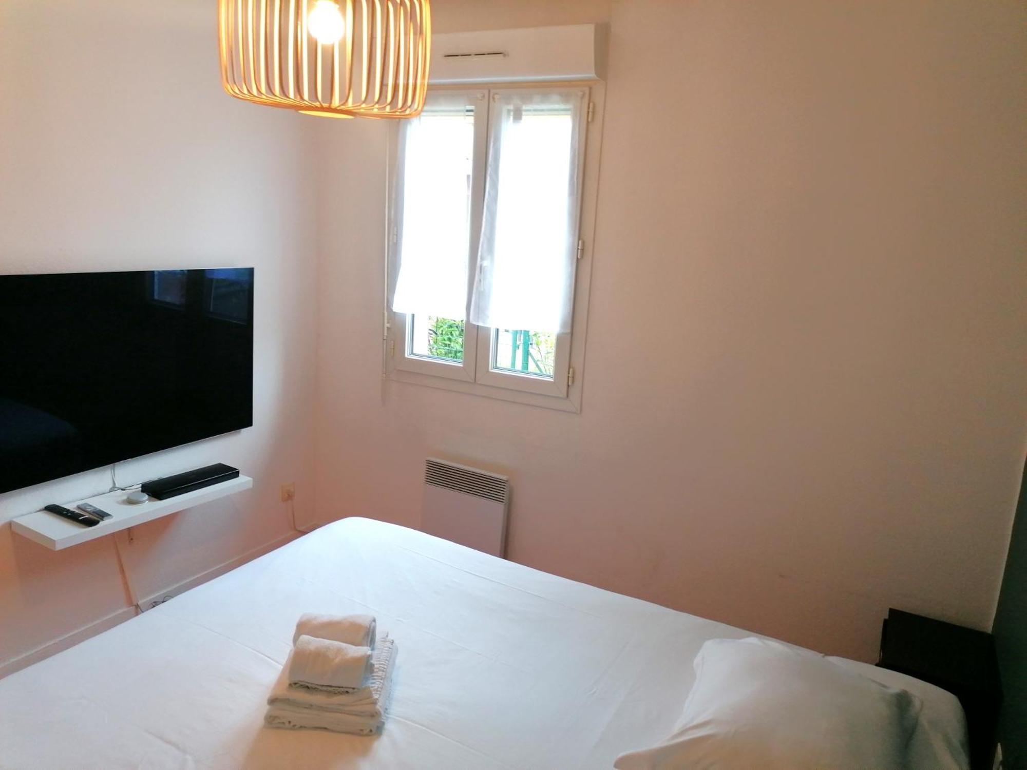 Hotel Platanes - Kb Hotel Group Etauliers Ngoại thất bức ảnh